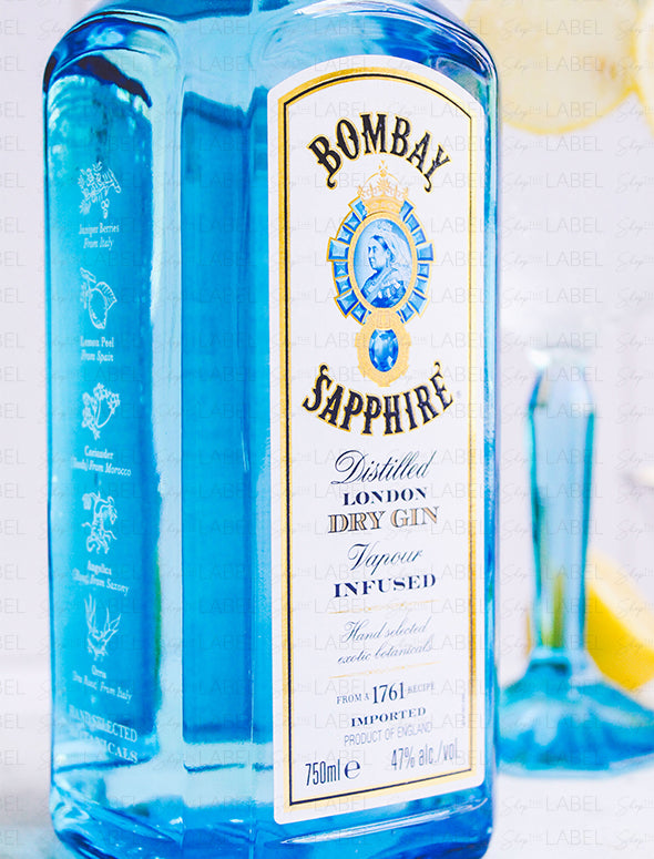 Detalle de botella de Gin Bombay Sapphire 