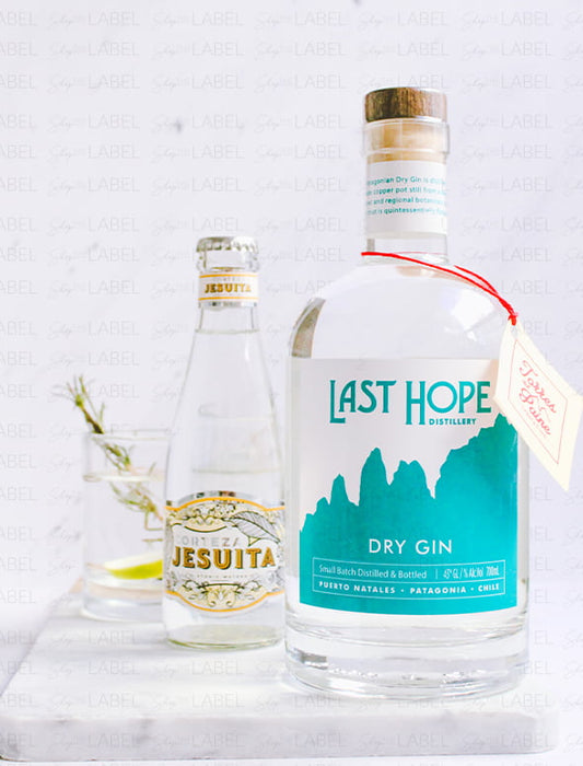 Pack de Gin Last Hope Dry y agua tónica Corteza Jesuita